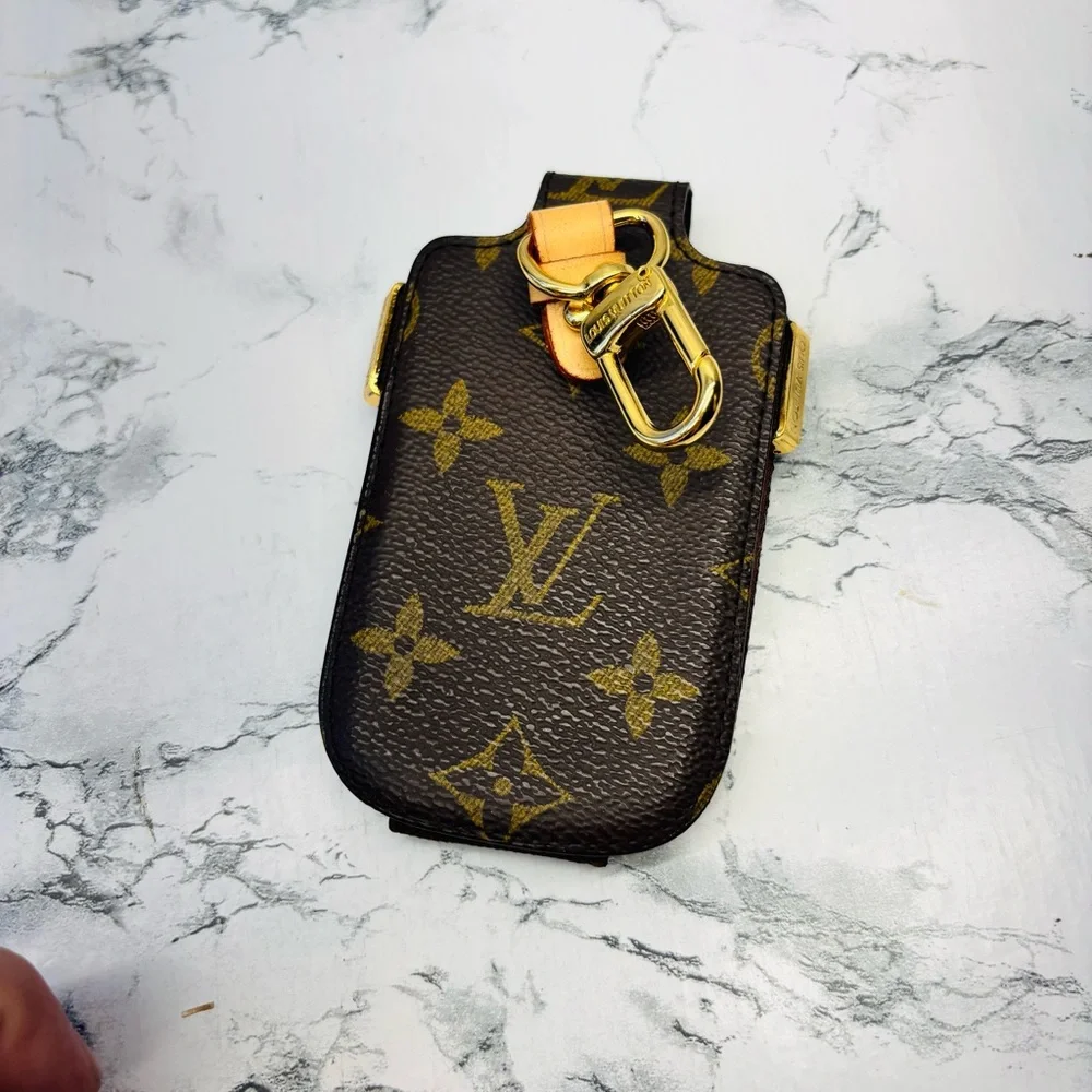 Louis Vuitton Monogram Brown Etui Telephone case Vintage Excellent Condition